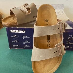 *NEW* BIRKENSTOCK SANDALS  Size 38